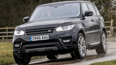 Range Rover Sport HSE MY2017 - front cornering