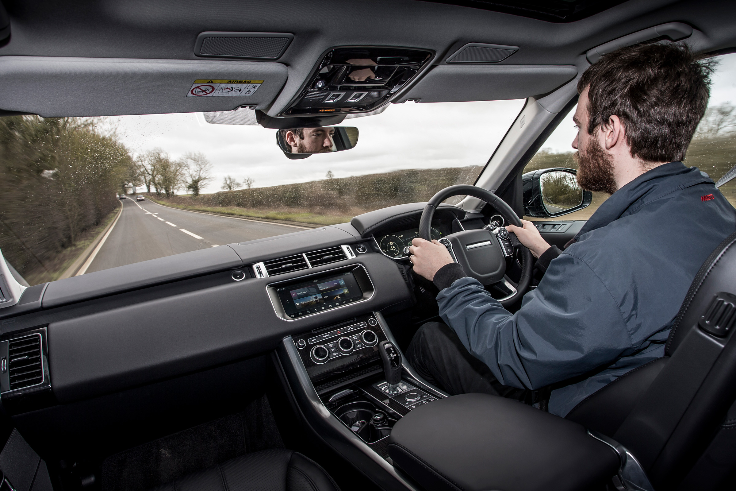 Range Rover Sport HSE MY2017 - Sam driving