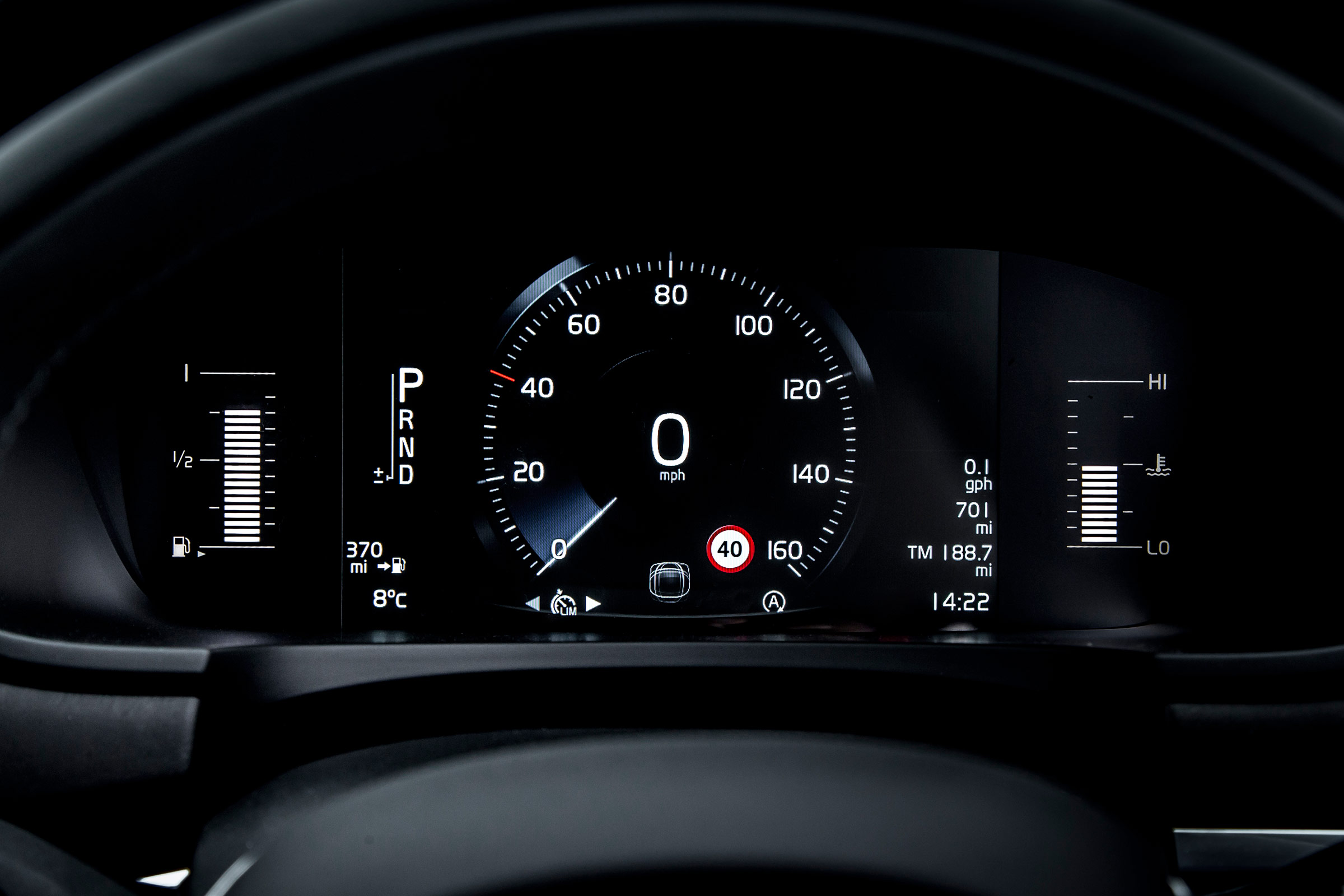 Volvo V90 Cross Country 2017 UK - instruments
