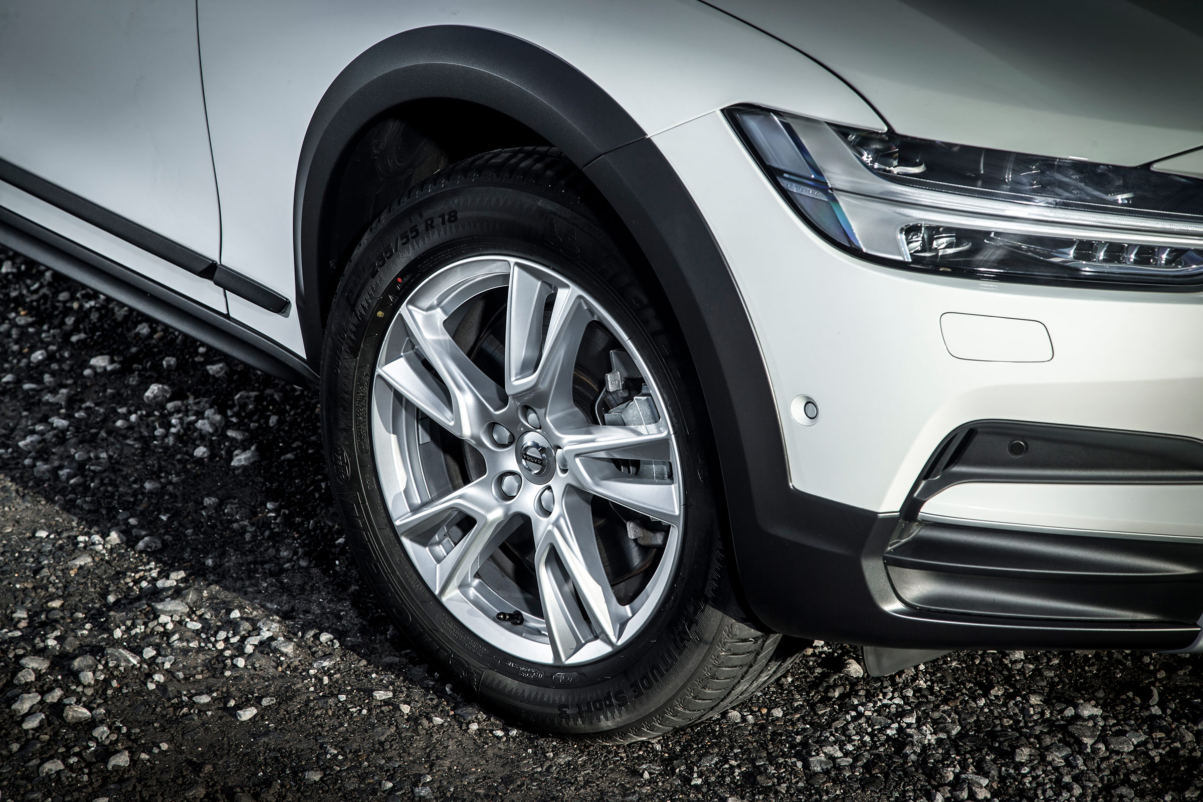Volvo V90 Cross Country 2017 UK - wheel