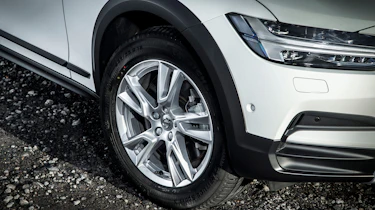 Volvo V90 Cross Country 2017 UK - wheel