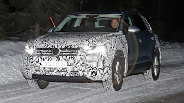 Volkswagen Touareg spy shot front quarter