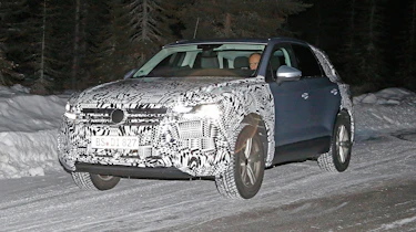 Volkswagen Touareg spy shot front quarter