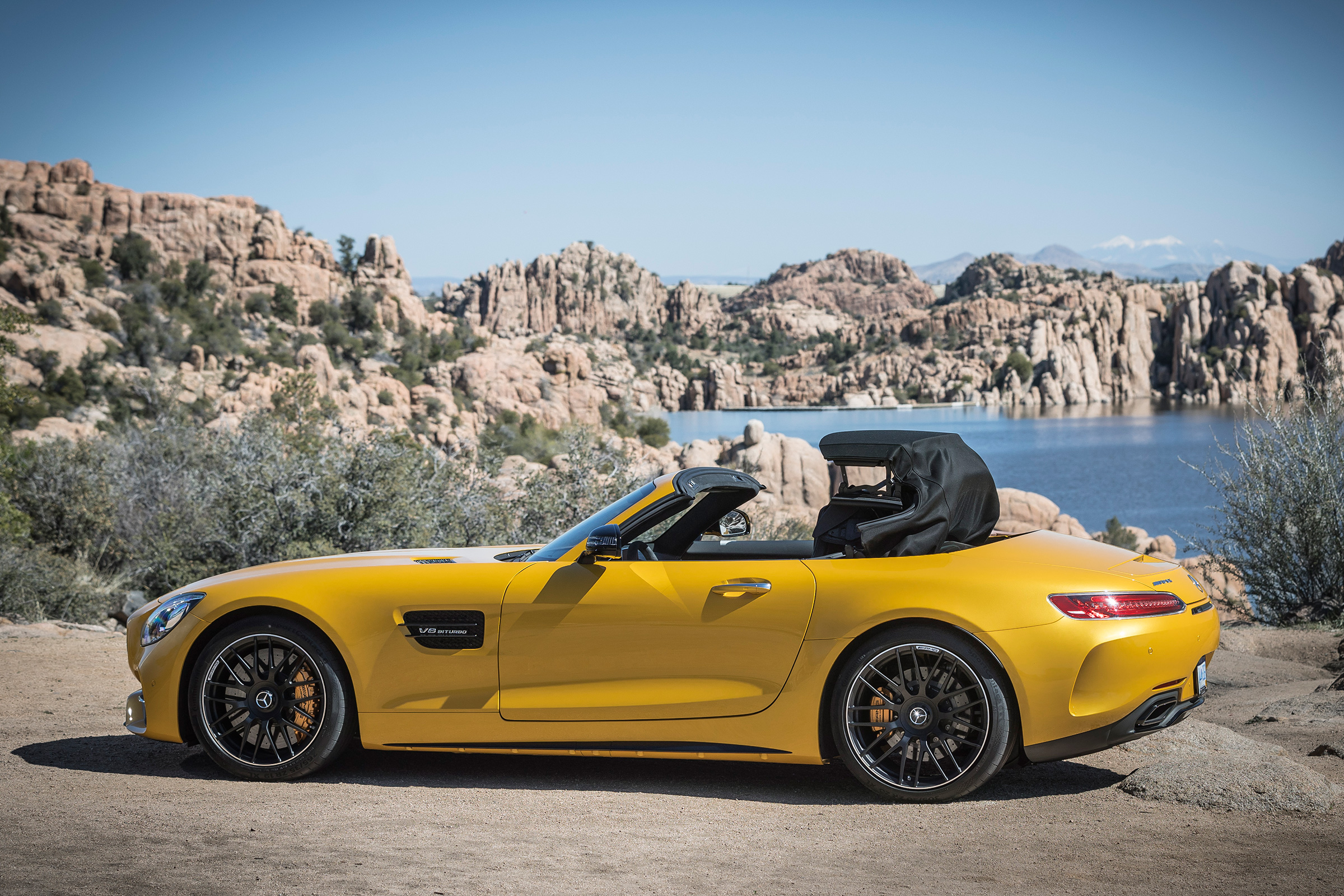 Mercedes-AMG GT C Roadster 2017 - side roof closing