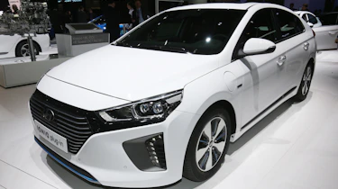 Hyundai Ioniq PHEV Geneva - front