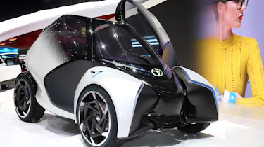 Toyota i-Tril concept Geneva - side/front