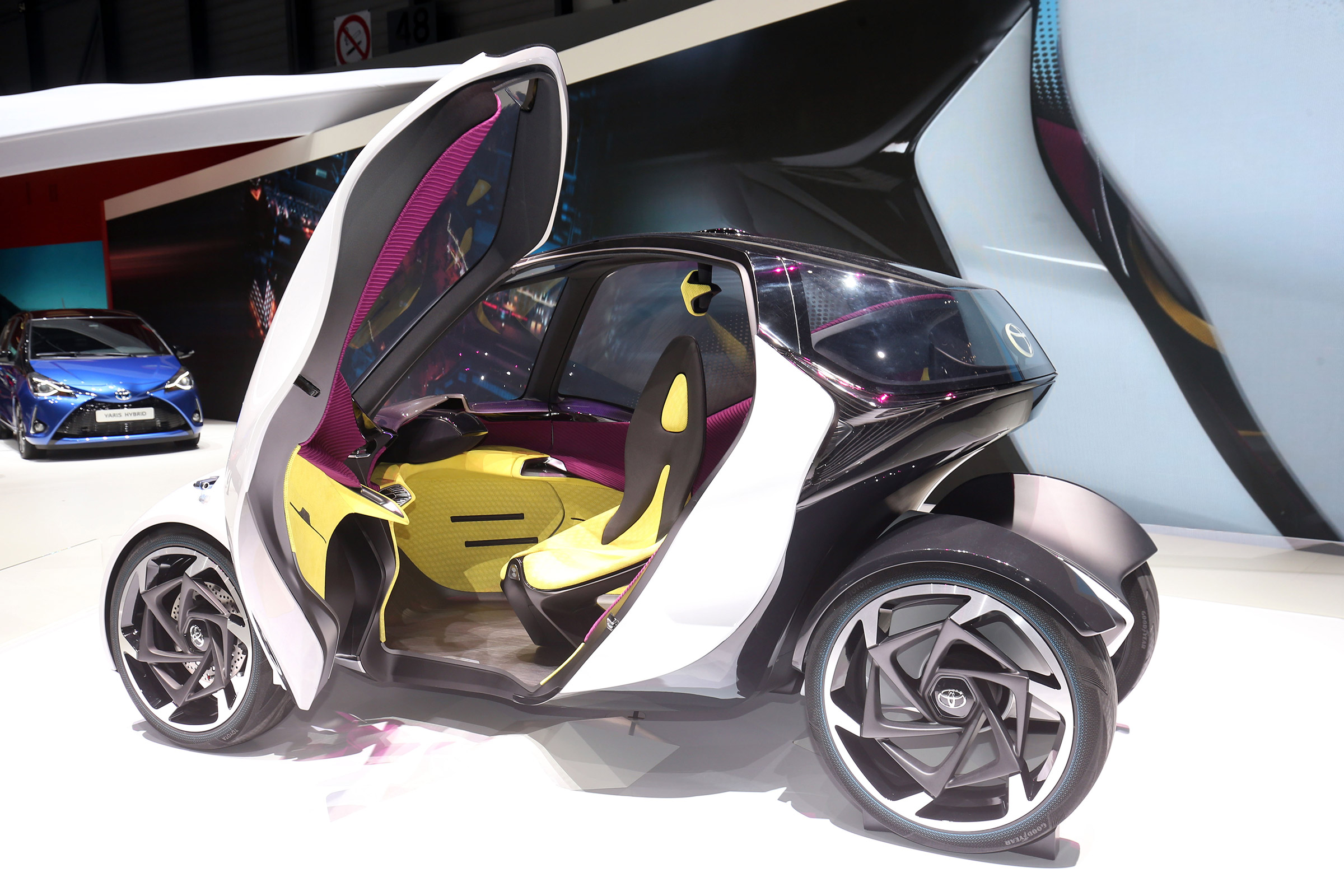 Toyota i-Tril concept Geneva - door open side