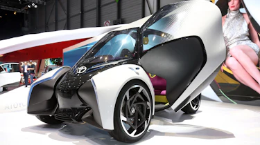 Toyota i-Tril concept Geneva - front door open