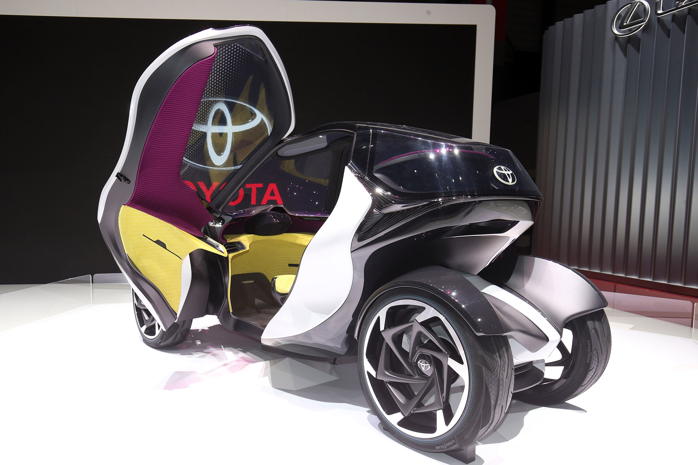 Toyota i-Tril concept Geneva - interior