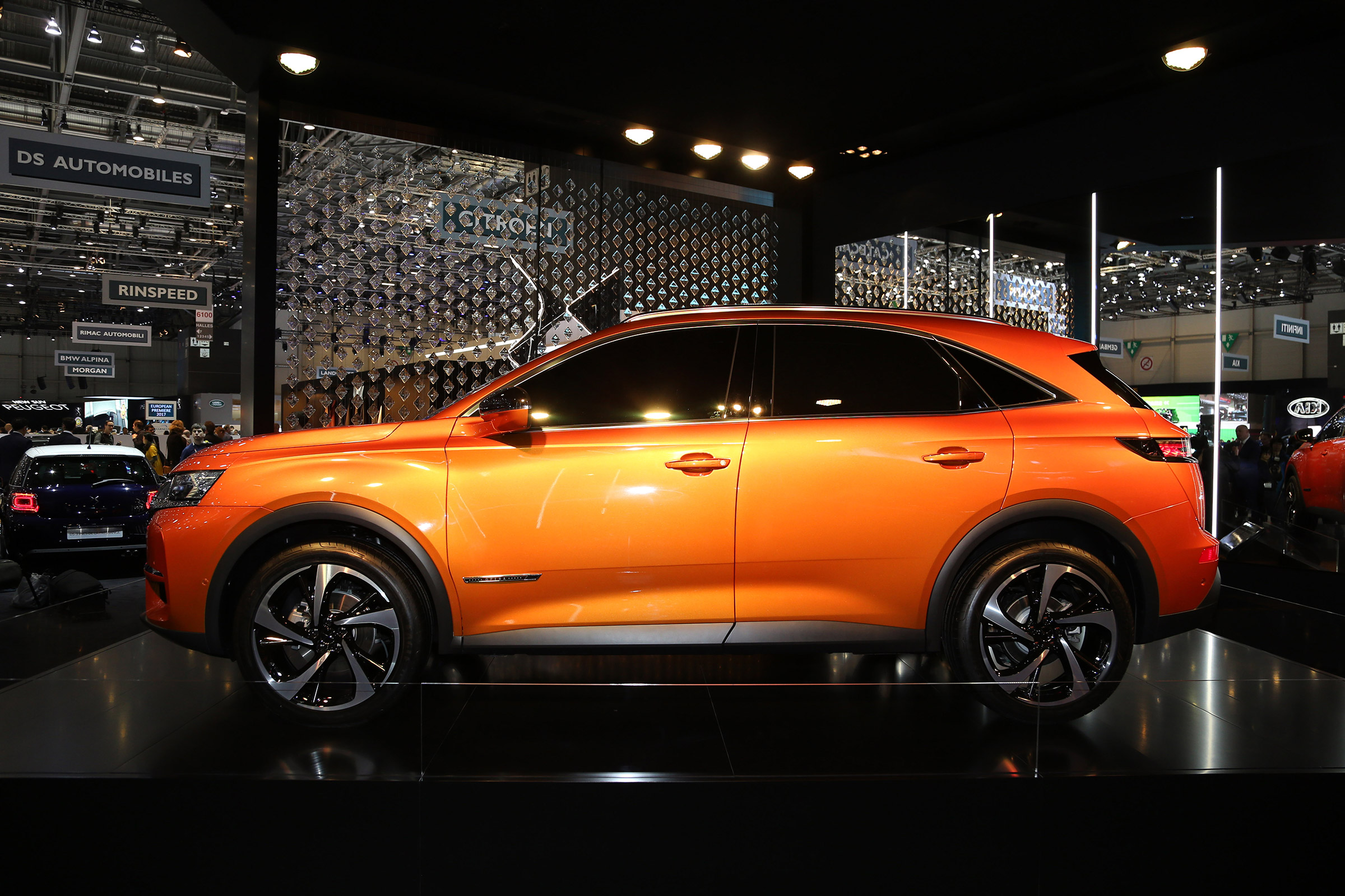 DS 7 Crossback Geneva show - side