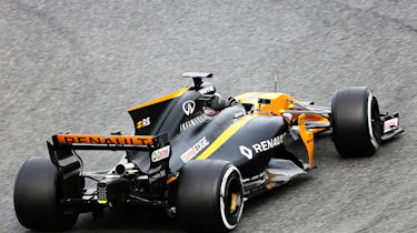 Formula 1 2017 - Renault rear cornering