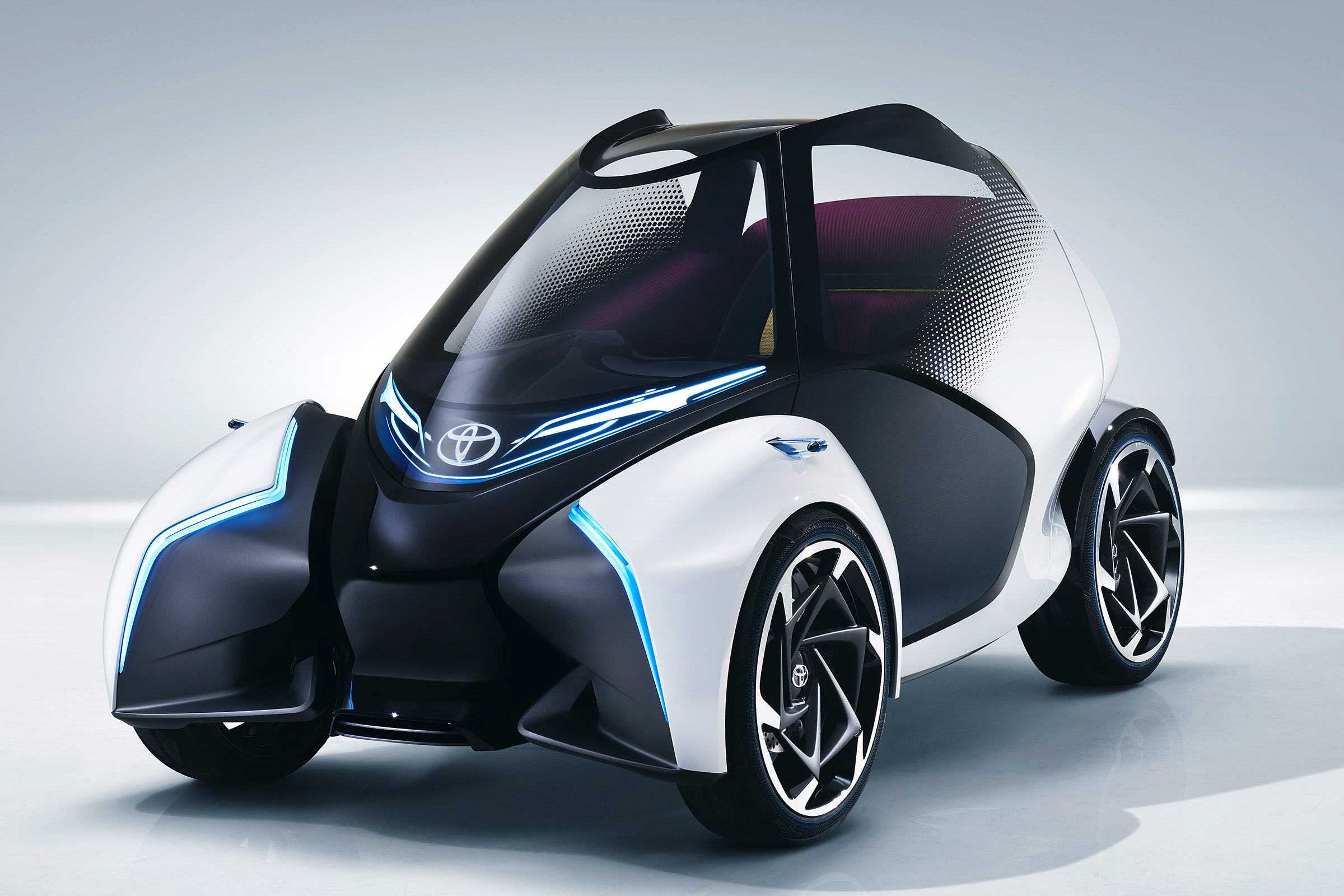 Toyota i-Tril Concept front quarter