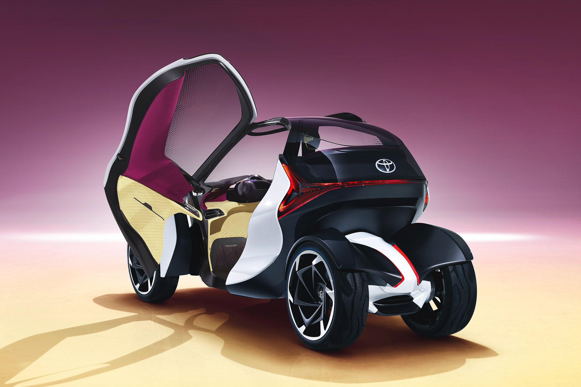 Toyota i-Tril Concept rear quarter
