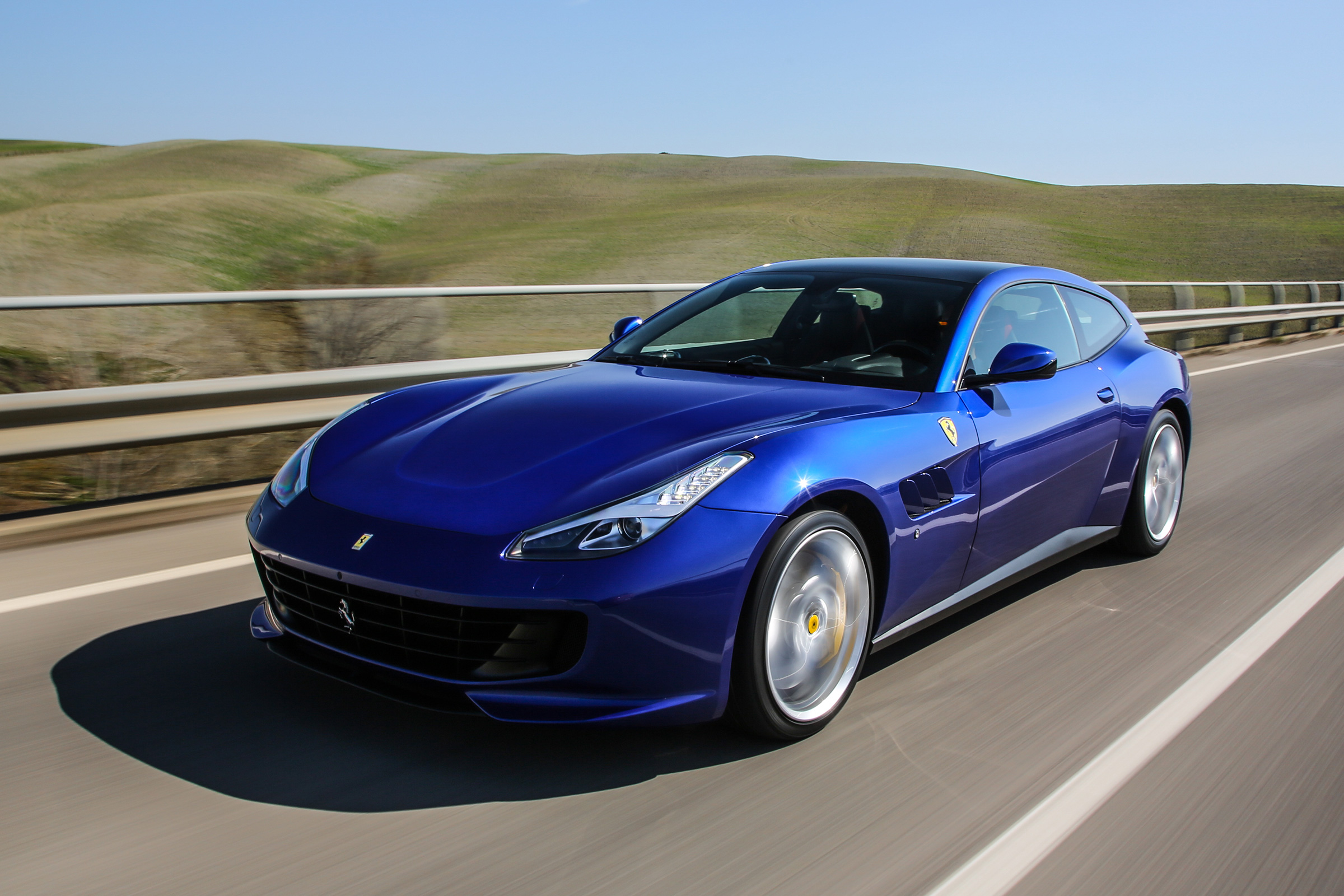 Ferrari GTC4 Lusso T 2017 - blue front tracking