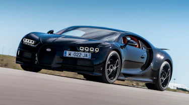 Bugatti Chiron - front action