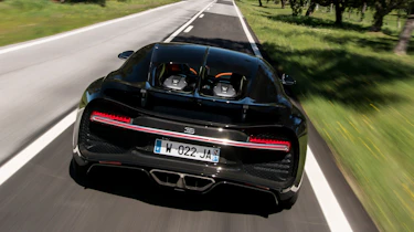 Bugatti Chiron - full rear tracking
