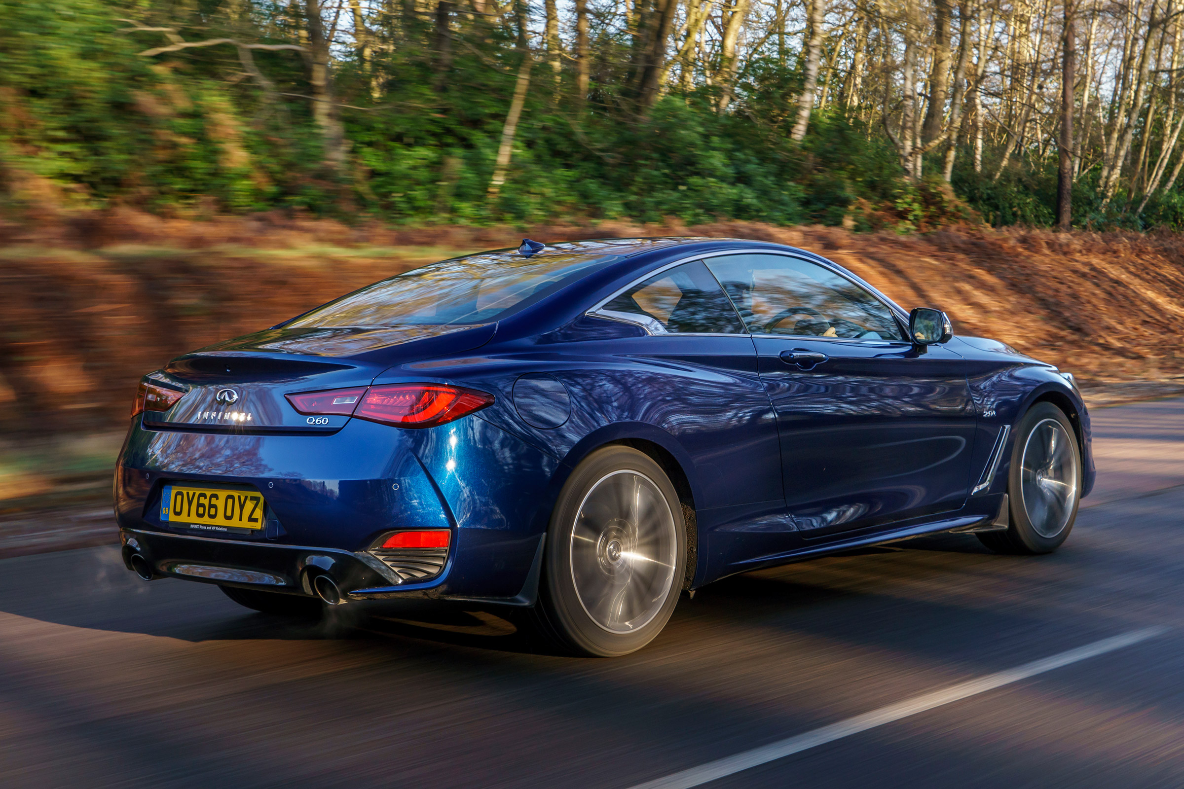 Infiniti Q60 - rear