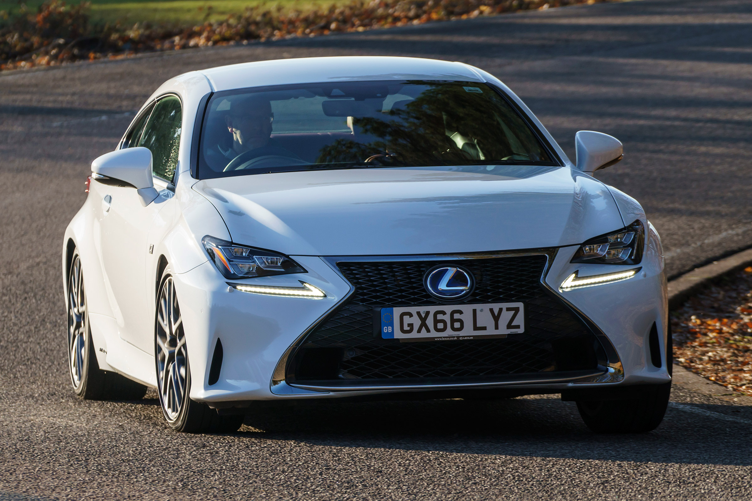 Lexus RC - front cornering