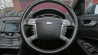 Used Ford Mondeo - steering wheel