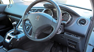 Used Peugeot 5008 - steering wheel