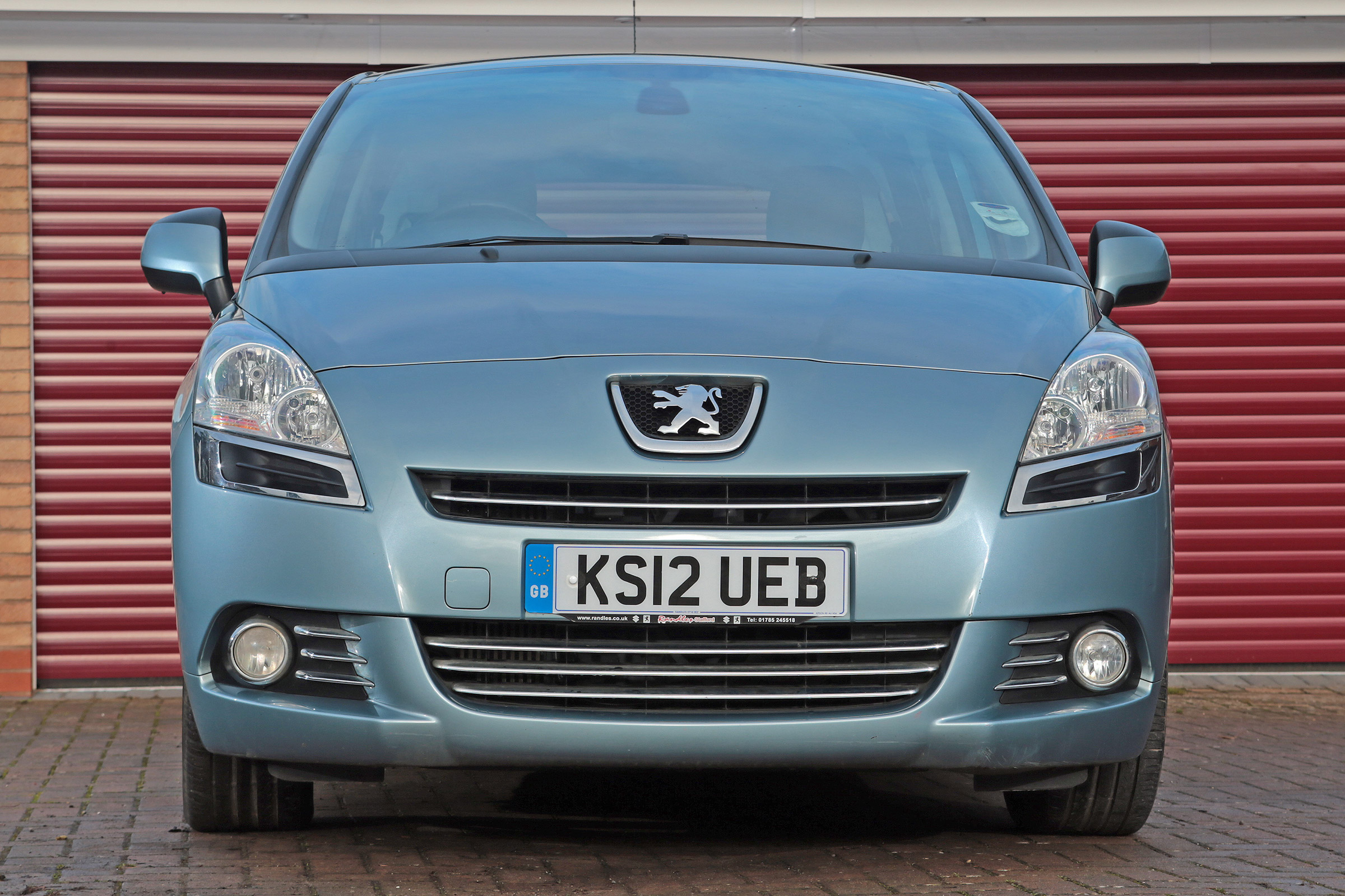 Used Peugeot 5008 - full front