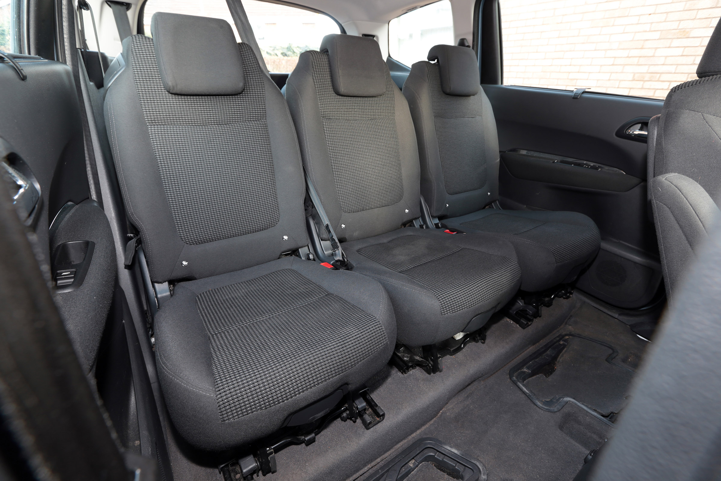 Used Peugeot 5008 - rear seats