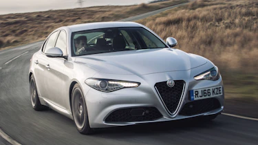 Alfa Romeo Giulia Super petrol 2017 - front cornering