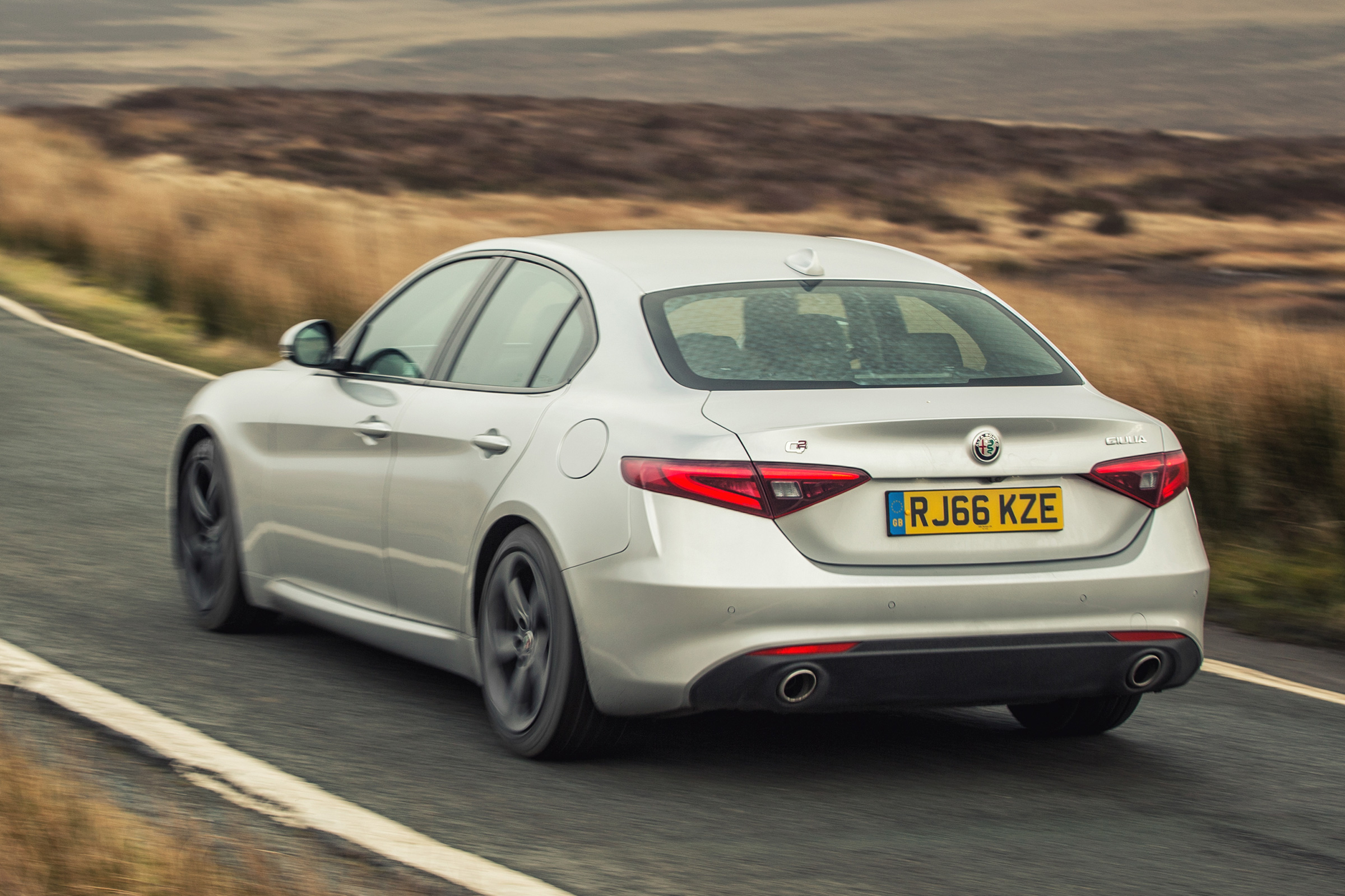 Alfa Romeo Giulia Super petrol 2017 - rear cornering
