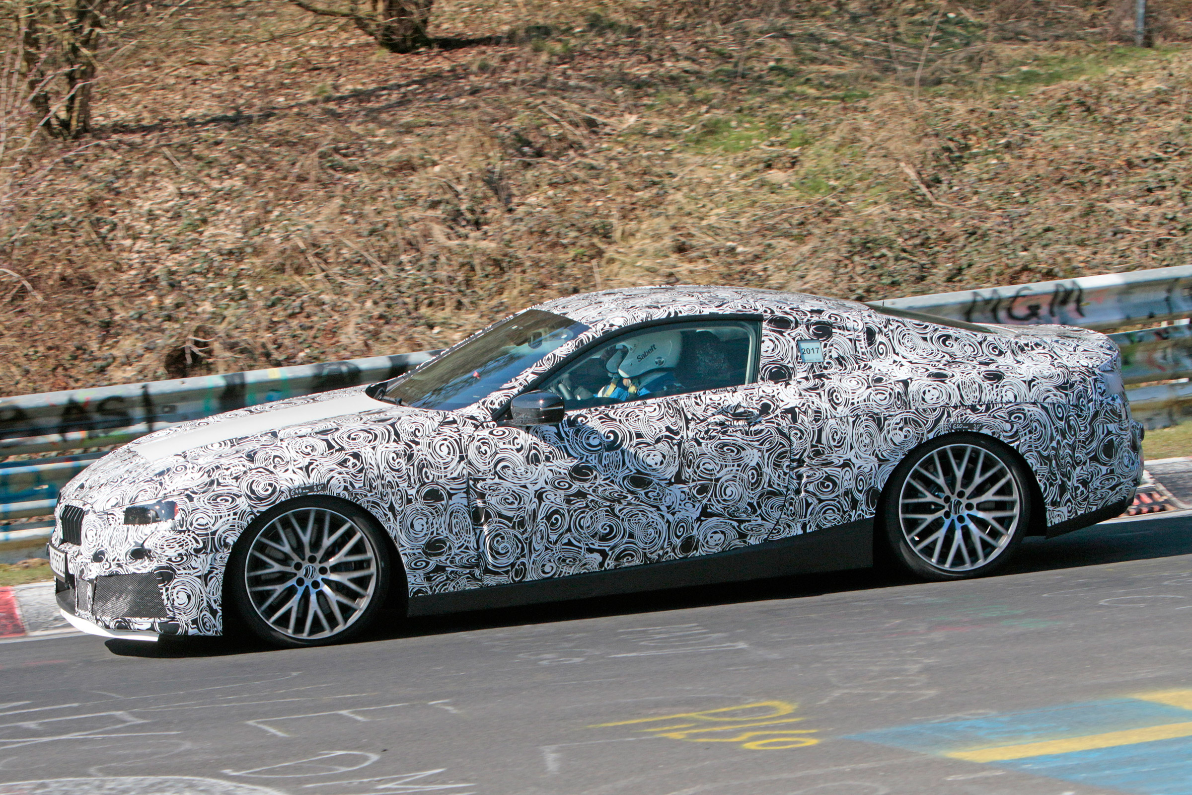 2018 BMW M8 spy shot