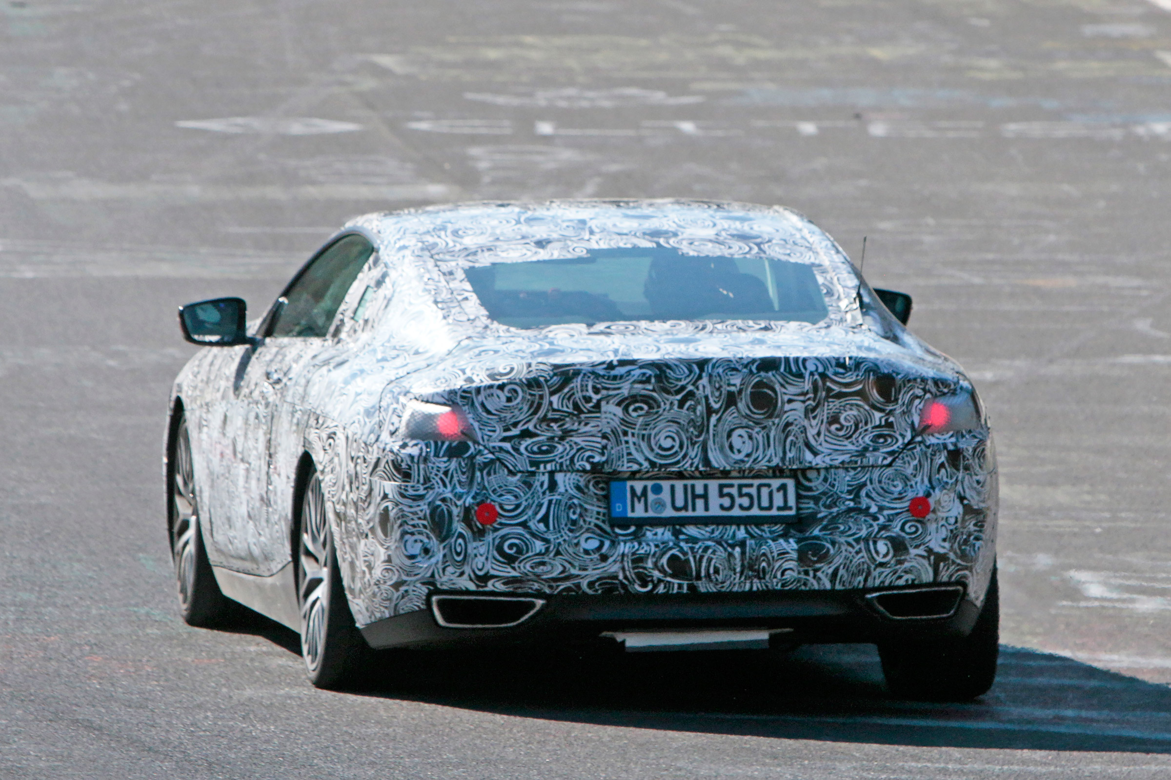 2018 BMW M8 spy shot rear