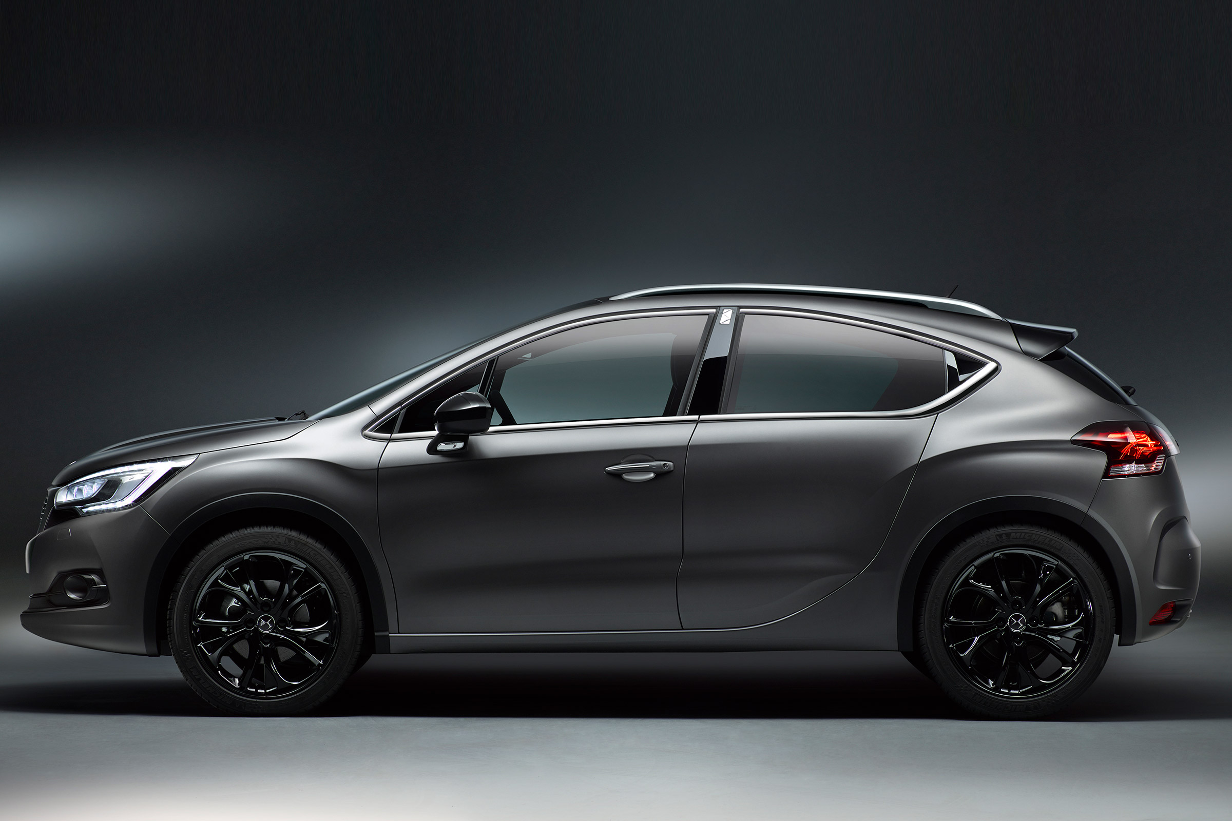 DS 4 Crossback Moondust - side