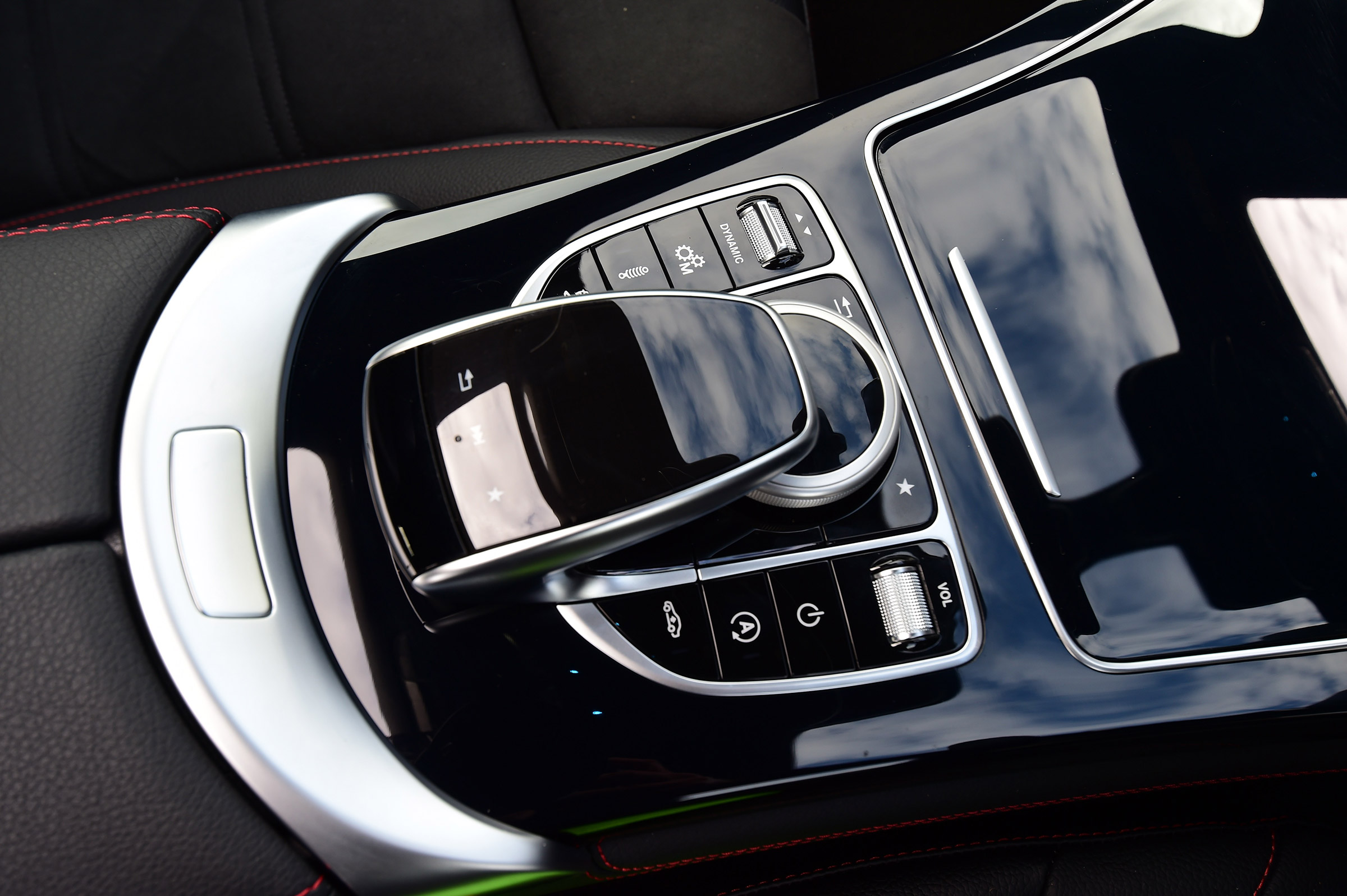Mercedes-AMG GLC 43 Coupe - centre console