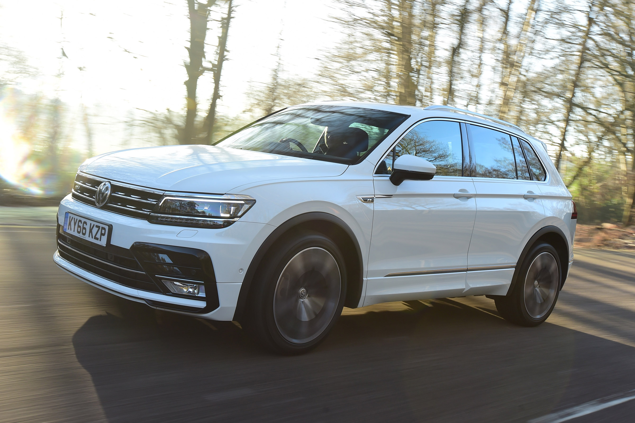 Volkswagen Tiguan - front