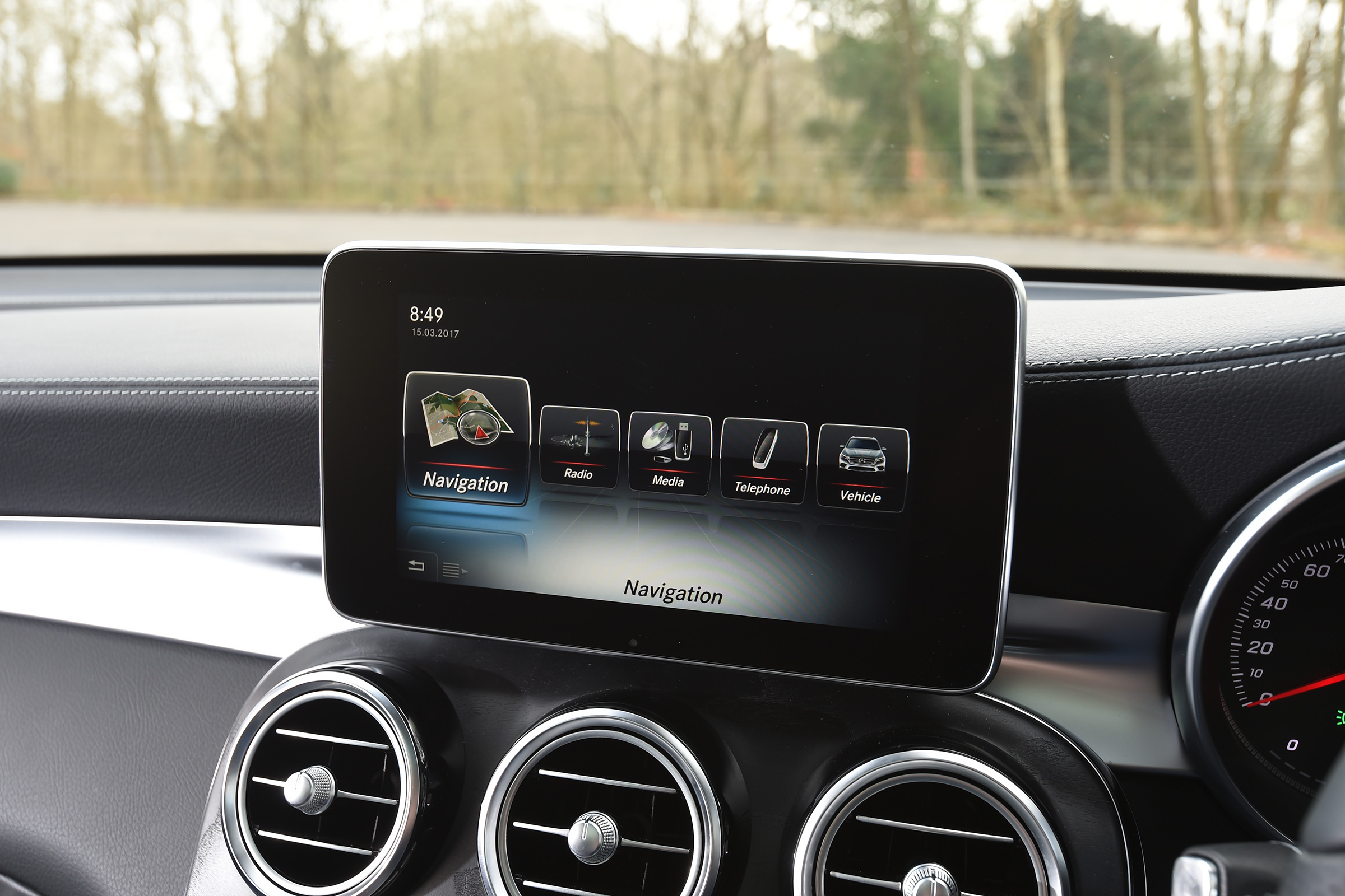 Mercedes GLC 350d 2017 - infotainment