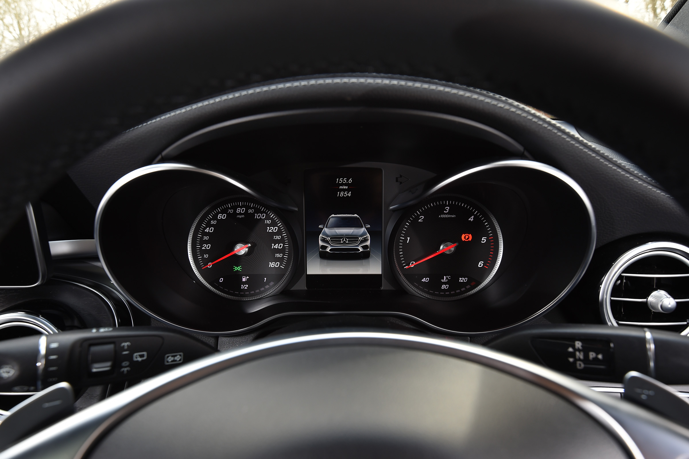 Mercedes GLC 350d 2017 - instruments