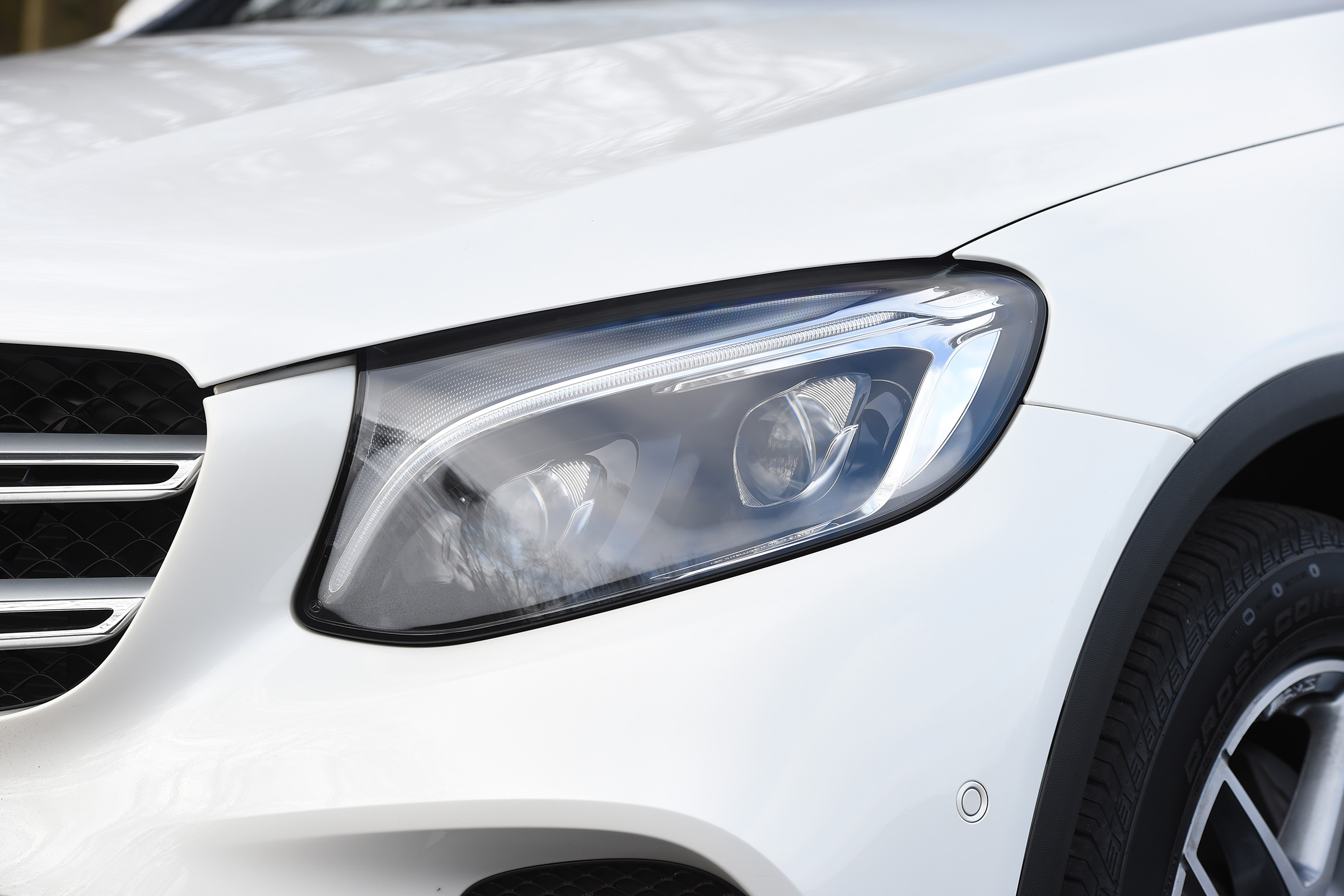 Mercedes GLC 350d 2017 - headlight