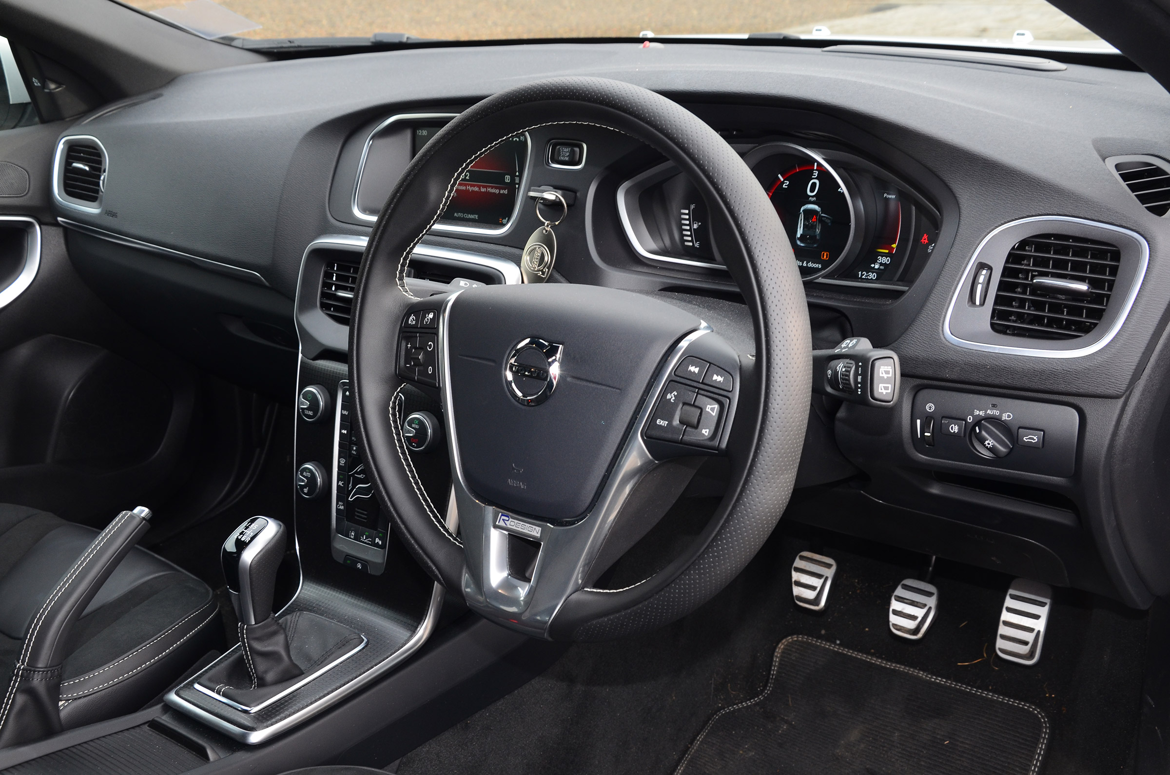 Volvo V40 long-term - first report steering wheel