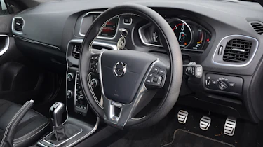 Volvo V40 long-term - first report steering wheel