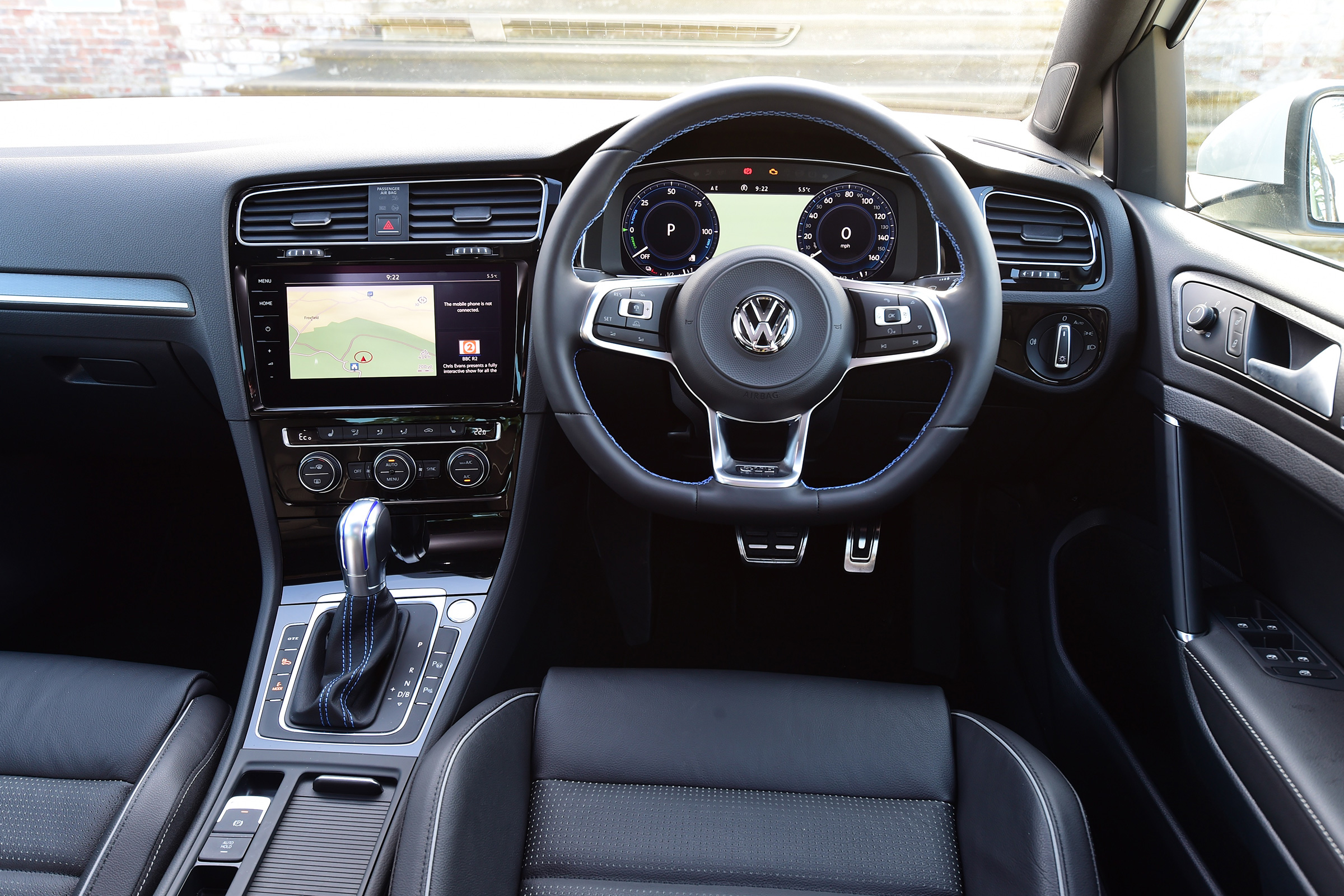 Volkswagen Golf GTE 2017 - interior