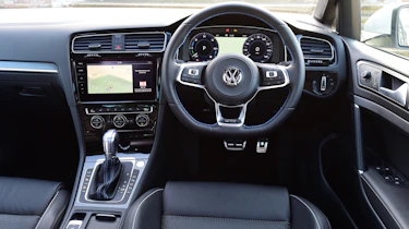 Volkswagen Golf GTE 2017 - interior