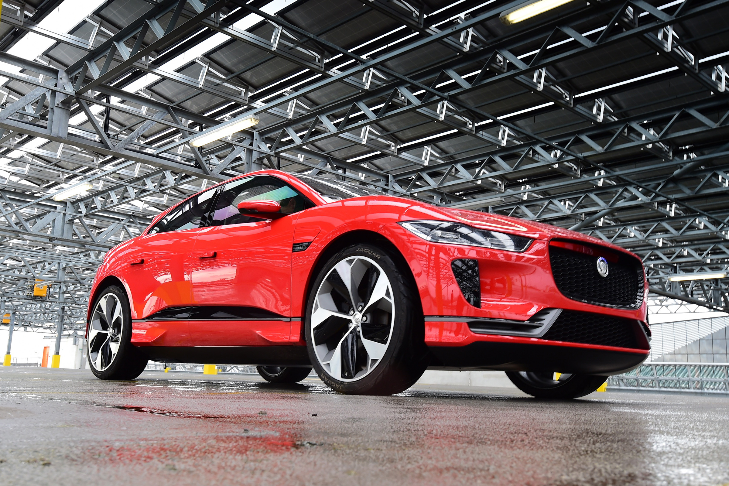 Jaguar I-Pace prototype 2017 - front quarter low