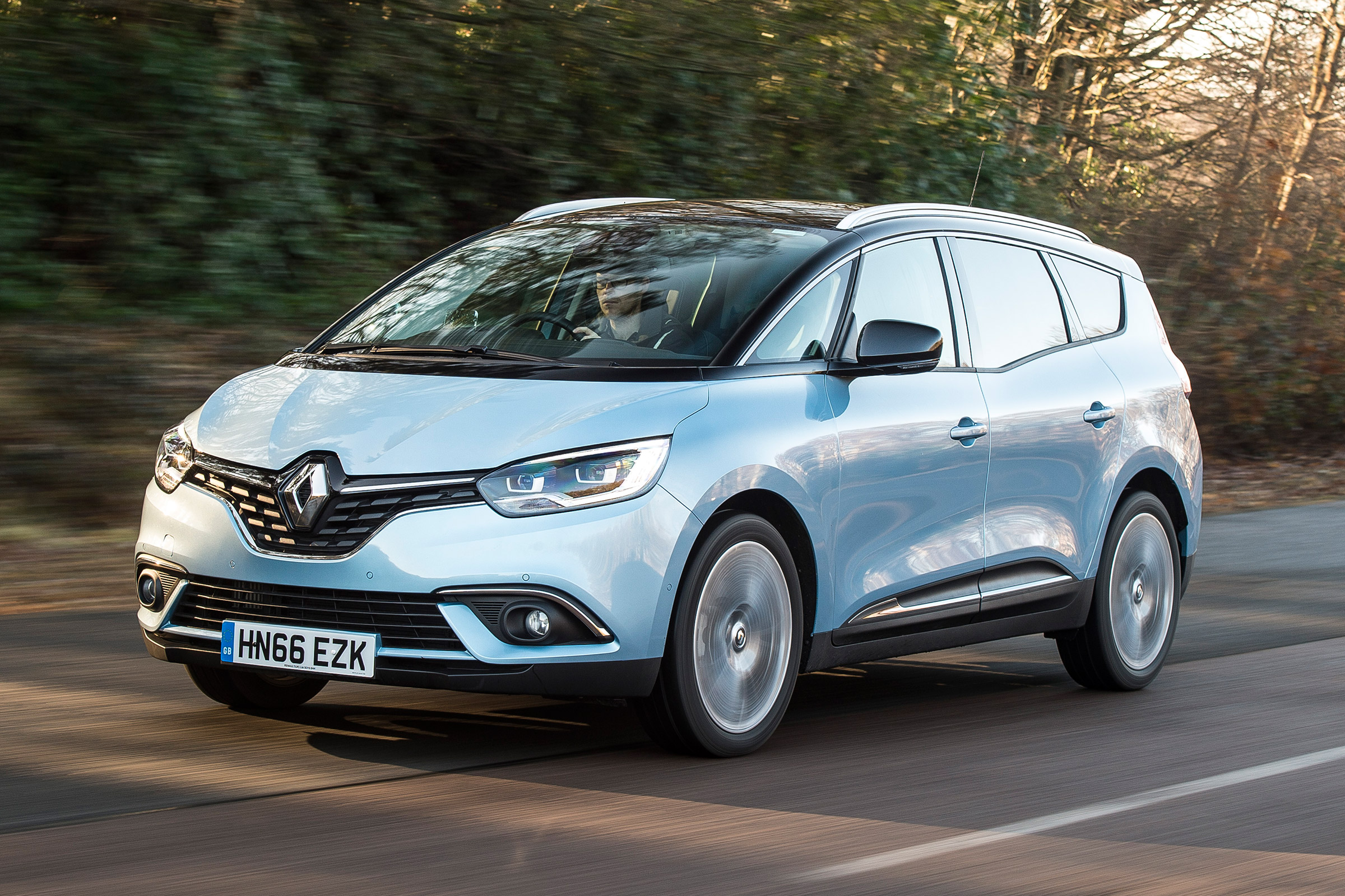 Renault Grand Scenic - front