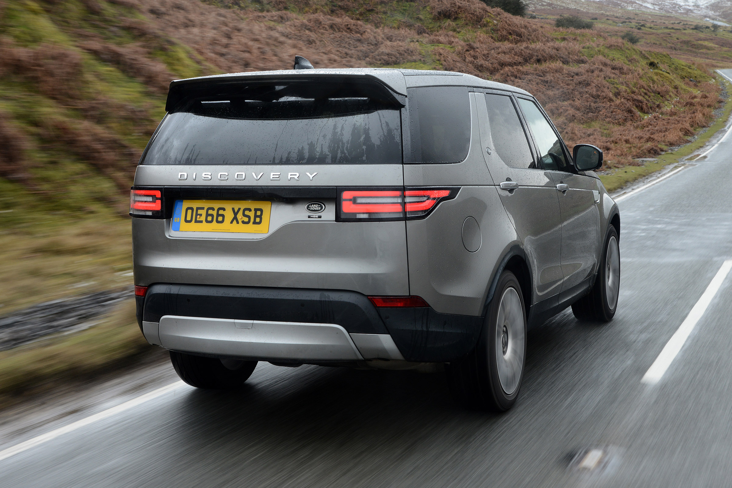 Land Rover Discovery - rear