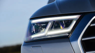 Audi Q5 - front light detail