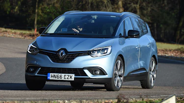 Renault Grand Scenic - front cornering