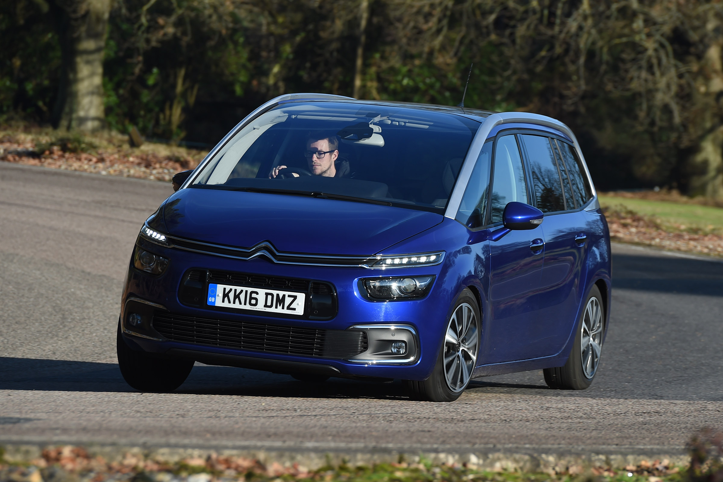 Citroen Grand C4 Picasso - front cornering