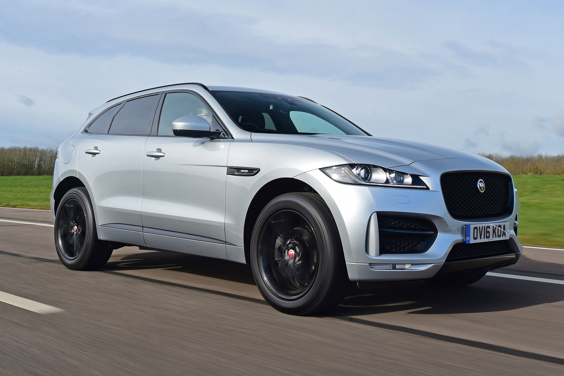 Jaguar F-Pace - front