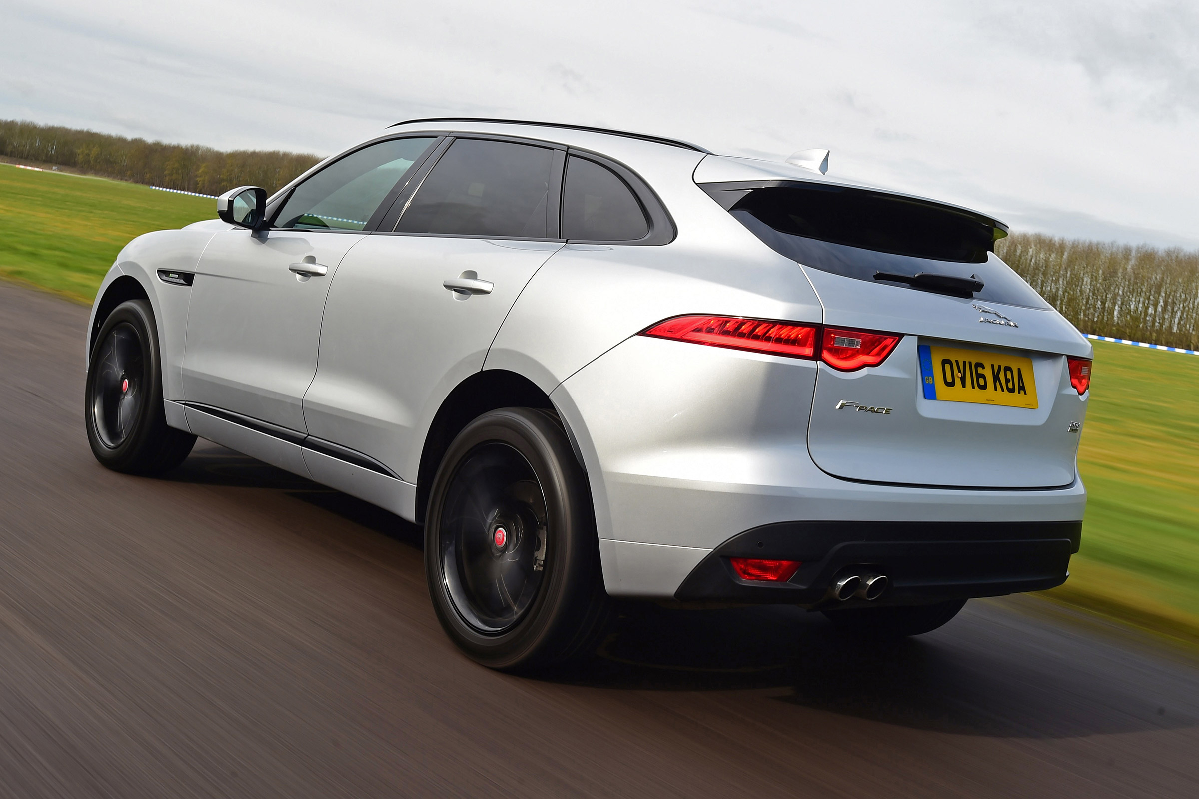 Jaguar F-Pace - rear