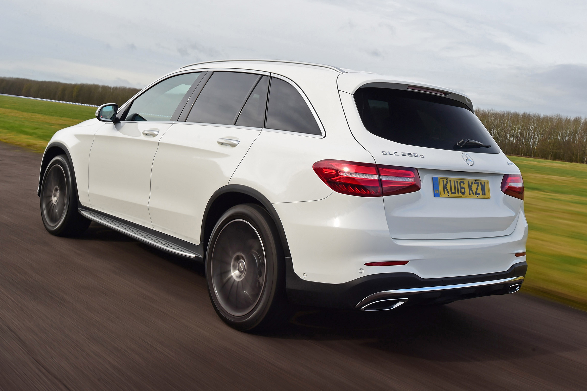 Mercedes GLC - rear cornering