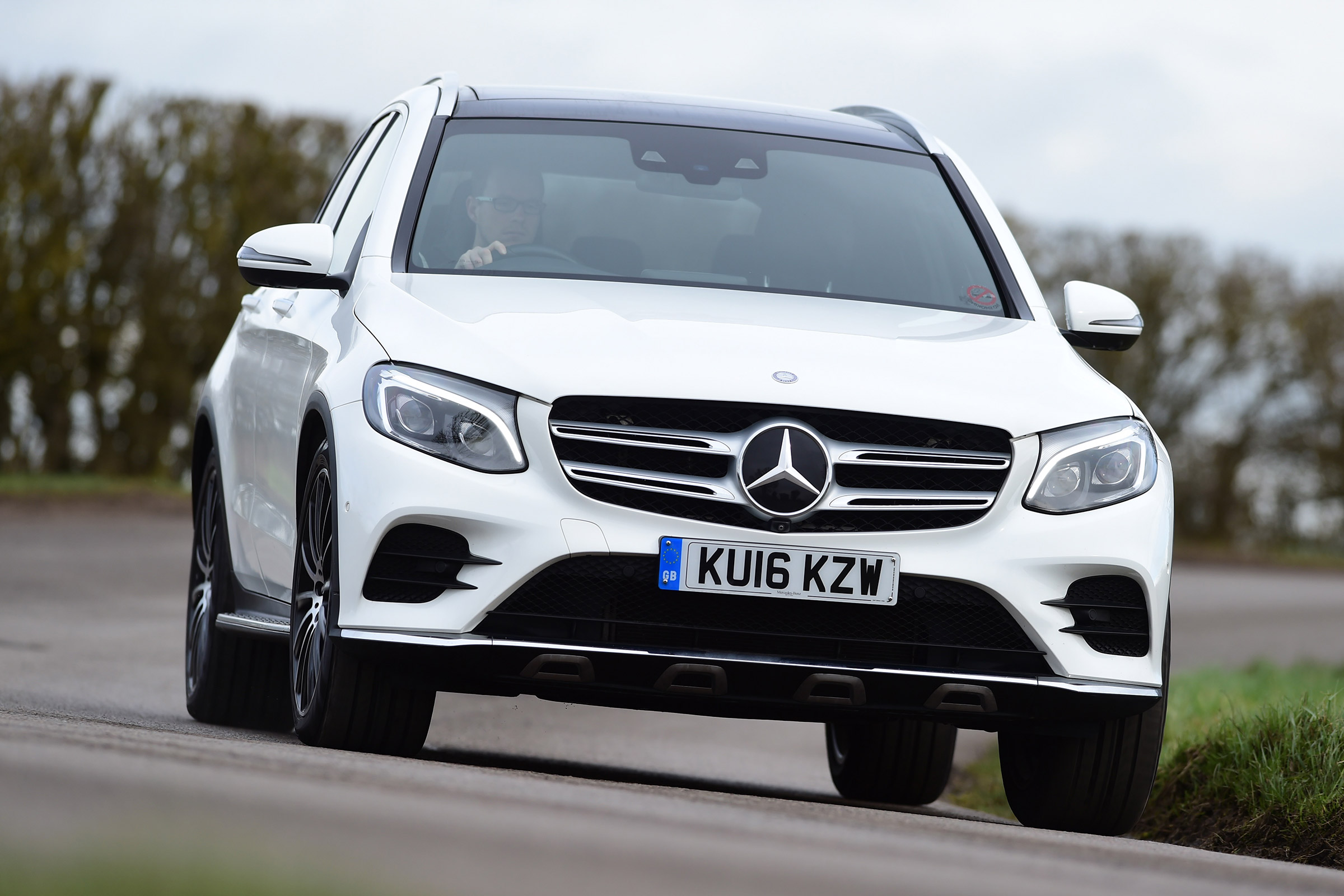 Mercedes GLC - front cornering